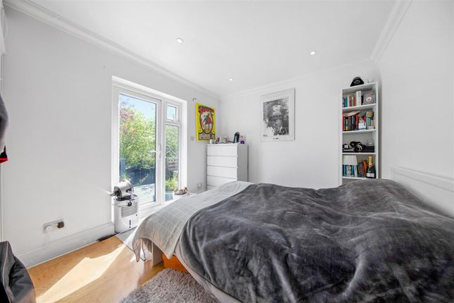 Flat to rent in Blythwood Road, London