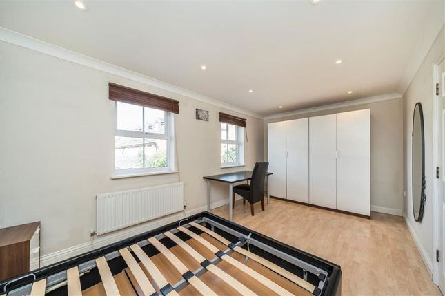 Barlow Drive, London photo 4