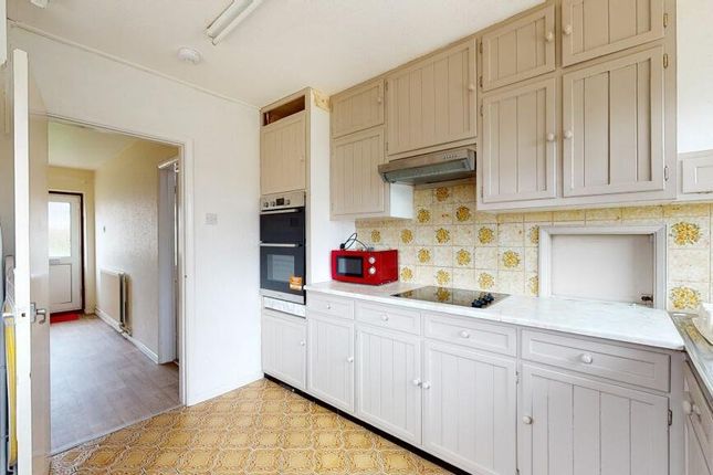70, Cedar Road, Canterbury photo 2