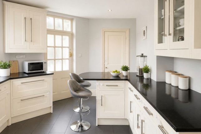 Flat 35, Malvern Court, Onslow Square, London photo 4