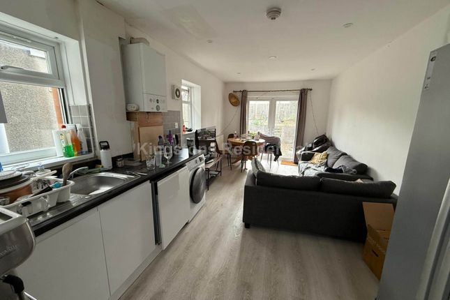 105, Wyeverne Road, Cardiff photo 4