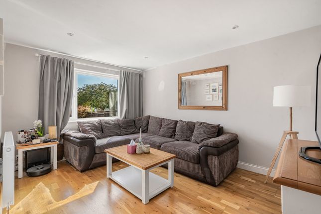 349, Sandy Hill Road, Farnham photo 2