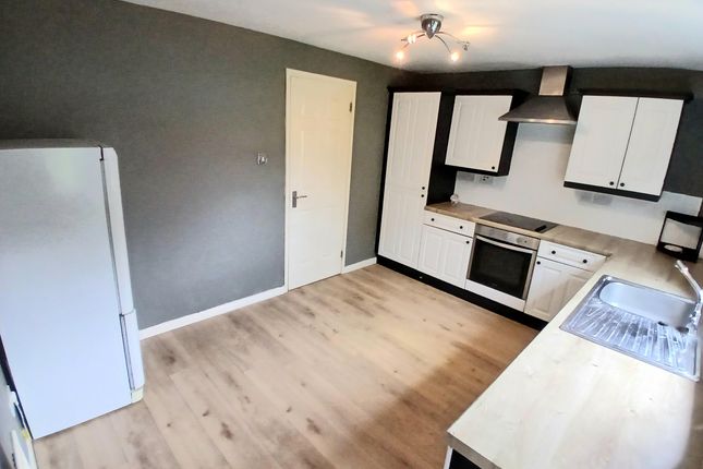 14, Longcroft Road, STEVENAGE photo 5