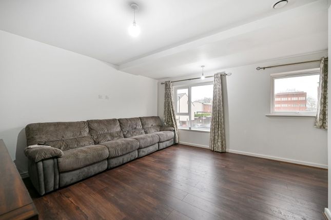 Finefield Walk, Slough photo 4