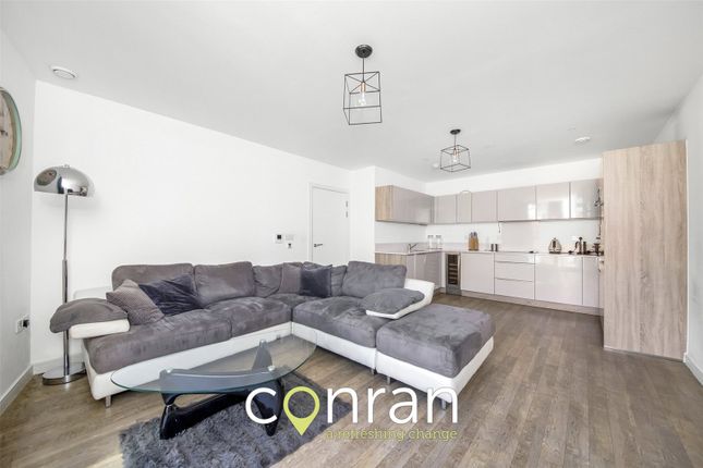 Flat to rent in Cable Walk, Greenwich