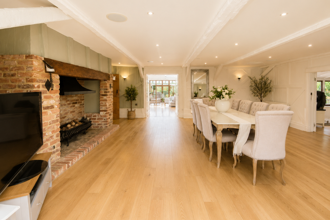 Three Clovers Farm, Ashwells Road, Brentwood photo 2