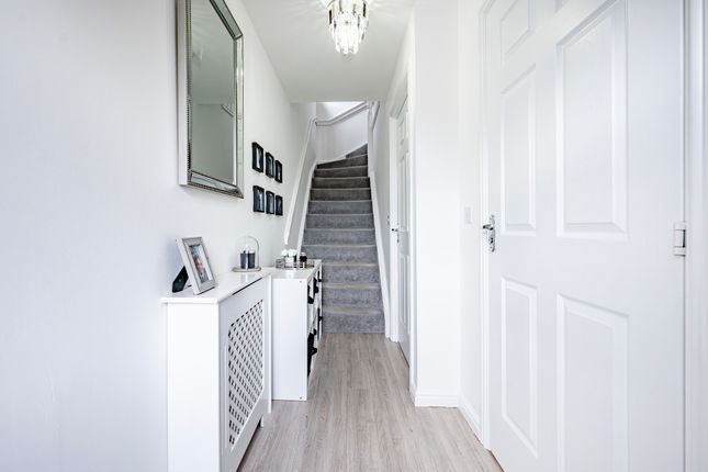 130 Haining Wynd, Muirhead, Glasgow photo 4