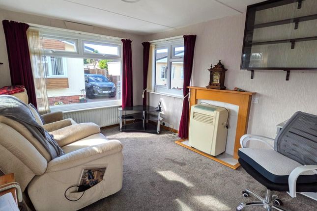 15 Rowan Way, Claremont Park, Berrow photo 2