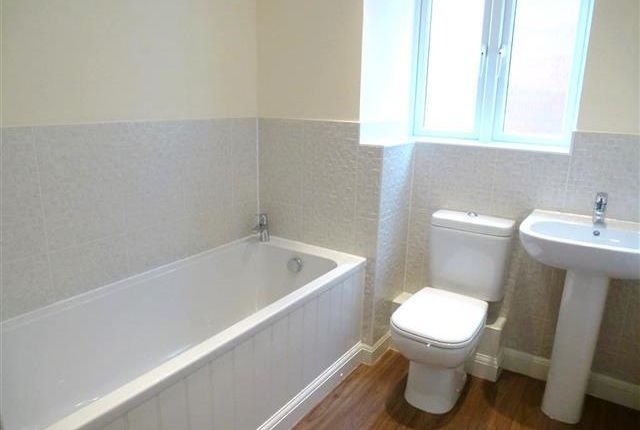 25, Taunton photo 5