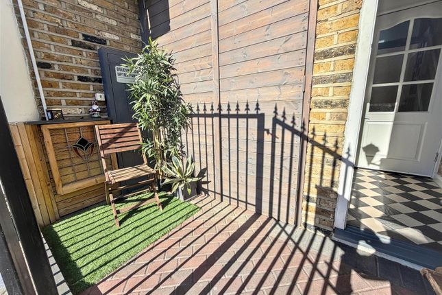 135, Maryland Street, London photo 2
