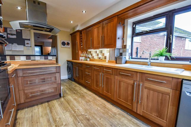 13, Elm Grove, Dursley photo 2