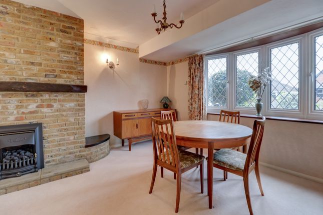 10, Oakengrove Close, High Wycombe photo 3