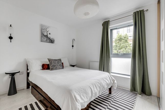 Flat 6, Fielder Apartments, 1, Heath Place, London photo 4