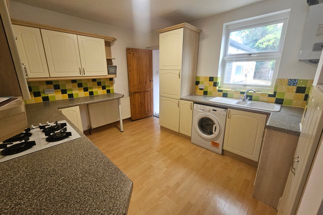 25, Maidstone photo 3