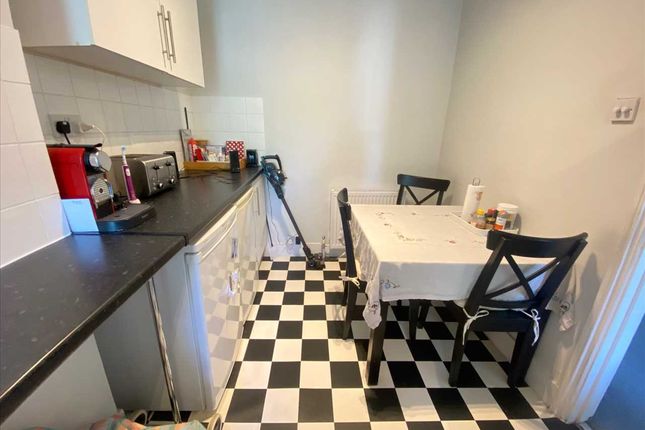 F5, 47, The Avenue, Ealing photo 5