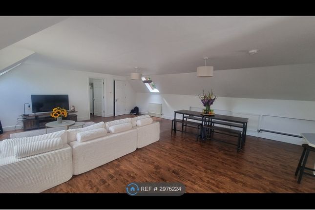 The Coach House, Brook Road Coate, Swindon photo 5