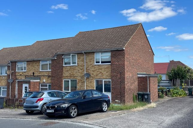2-bed flat on 10, Phillips Close, Dartford, £110,000