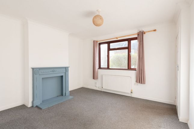 55 Sturge Avenue, London photo 4