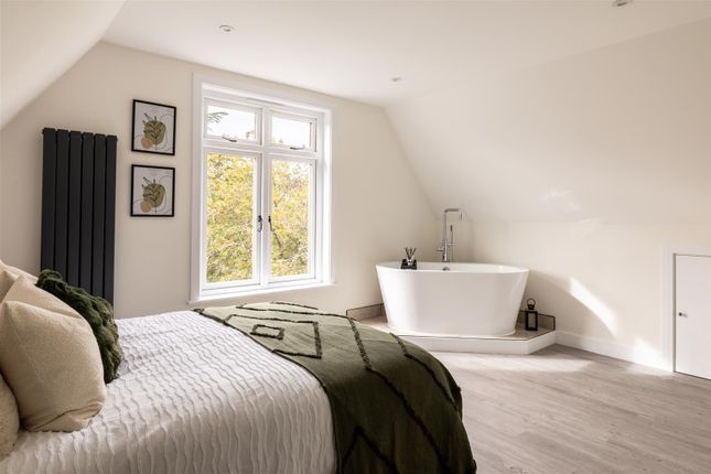 24c, Somers Road, Reigate photo 2