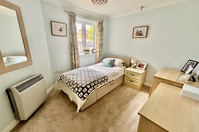 Flat 5, Firwood Court, Southwell Park Road, Camberley photo 3
