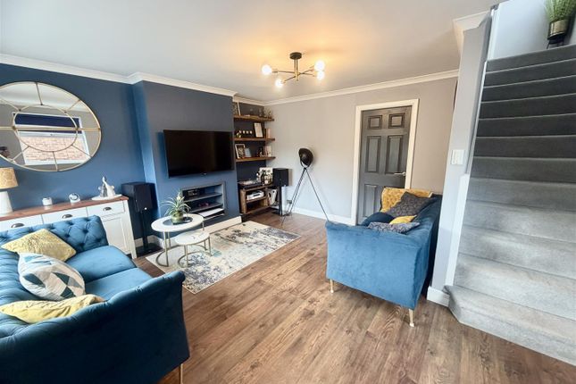 69, Acaster Drive, Leeds photo 2