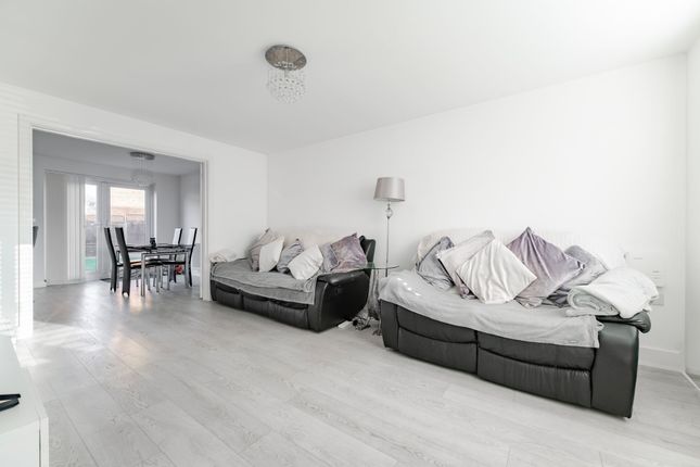 15 Portobello Drive, Great Yarmouth photo 4