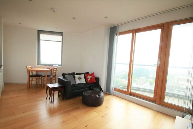 Flat to rent in Altyre Road, East Croydon, Surrey