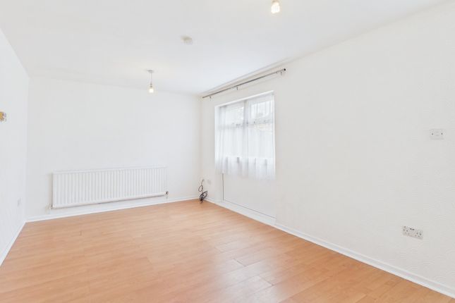 10, Mow Bray Close, Rednal photo 3