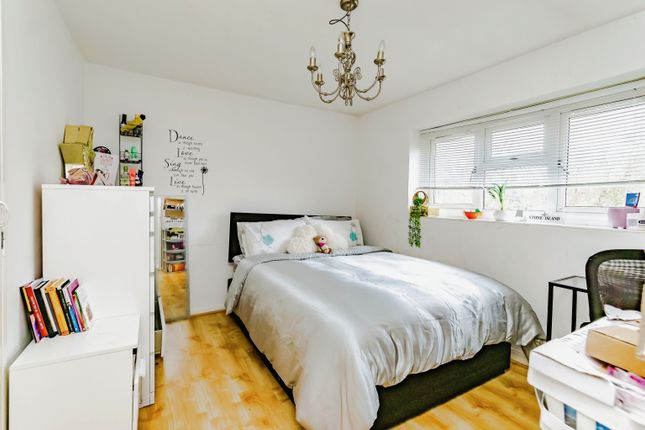 End terrace house for sale in Croxted Road, London
