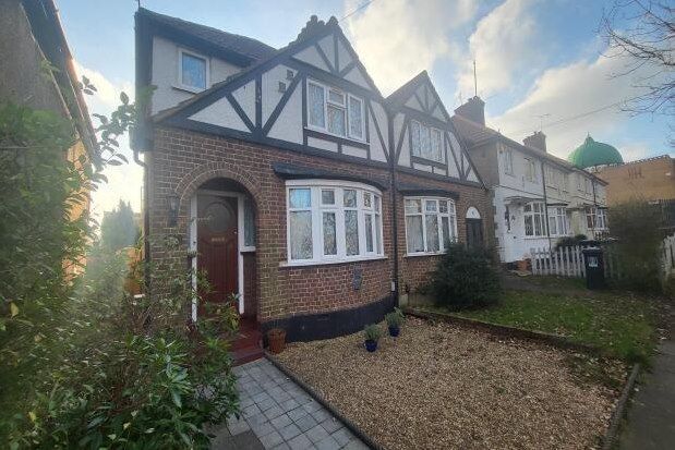 Thumbnail Property to rent in North Western Avenue, Watford