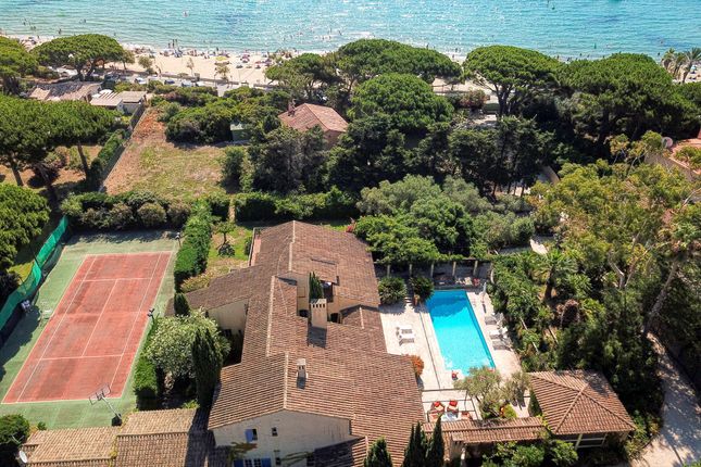 Property for sale in Le Lavandou, Var, Provence-Alpes-Côte d`Azur, France