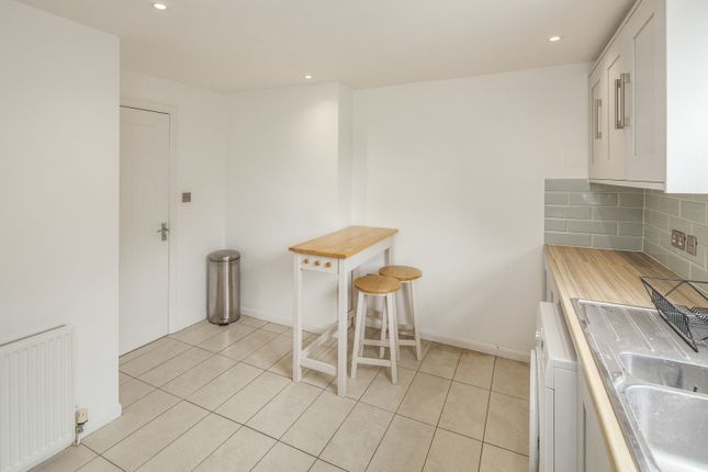 57b, Knighton Park Road, London photo 4