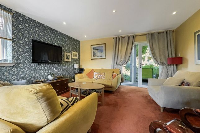 31, Burnside Avenue, Renfrewshire photo 4