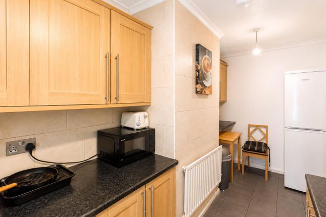 23, Nairn Street, London photo 4