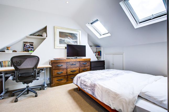 End terrace house for sale in Mortimer Road, London