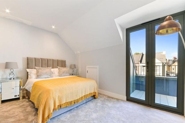 Flat 12, Lonpro Court 2A Cowdrey Road, London photo 4
