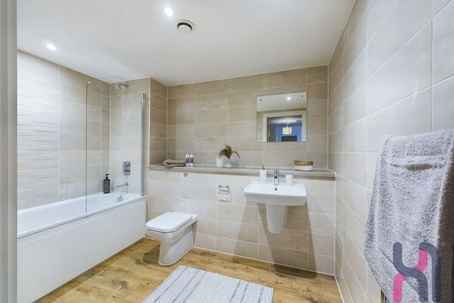 903A Manchester Waters, 1 Pomona Strand, Manchester photo 5