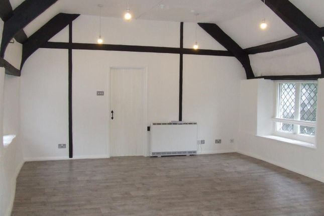 First Floor Flat, Old School Rooms, Church Street, Braunton photo 3