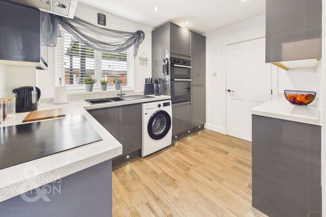 58 Field Lane, Lowestoft photo 3