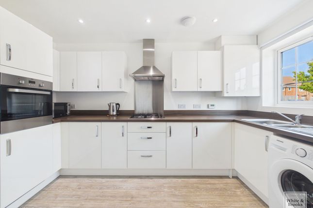 6 Woods Road, Chichester photo 3
