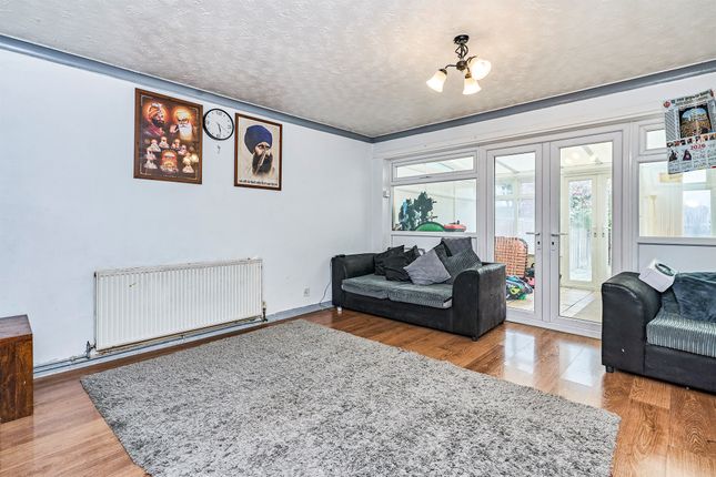 13, The Hayes, Willenhall photo 4