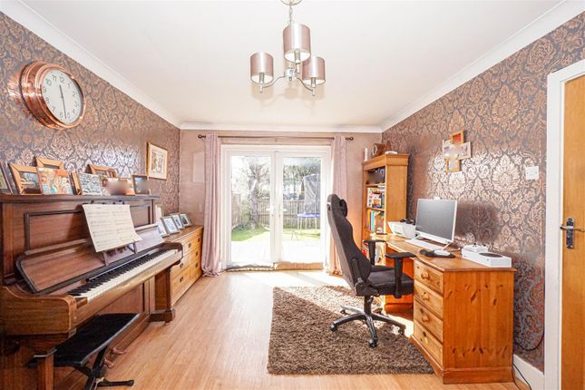 1, Wartling Close, St. Leonards-On-Sea photo 4