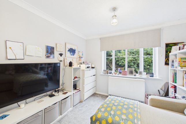 Flat 42, Dolphin Court,, Kingsmead Road, Buckinghamshire photo 5