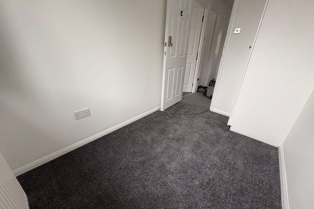 5, Royal Lane, West Drayton photo 5
