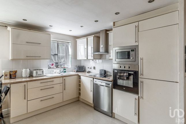 Flat for sale in Martini Drive, Enfield