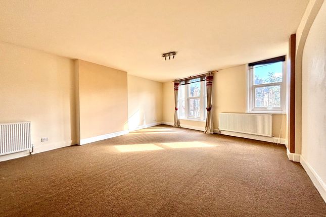 Flat 1, 8, Crown Square, Matlock photo 2