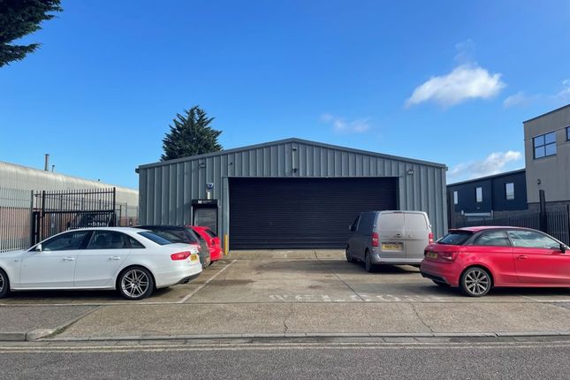 Industrial to let in Former Ats Unit, Lyon Way, St. Albans, Hertfordshire