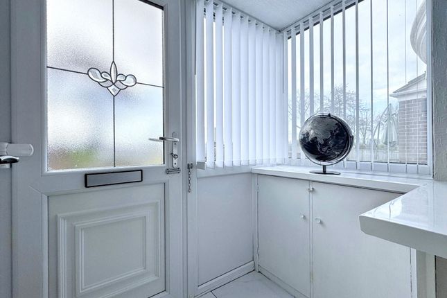 28, Lawnsway, Jarrow photo 4