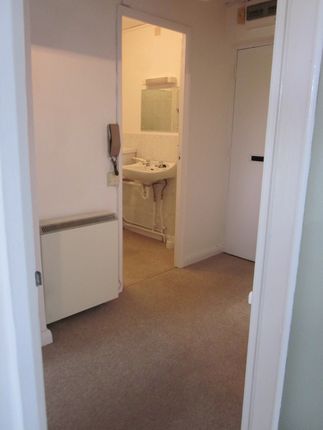 Flat to rent in Norbury Close, Allestree