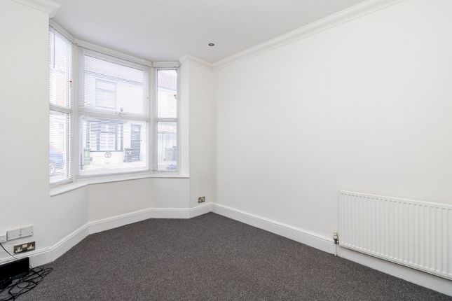 45 Ward Road, Southsea photo 4